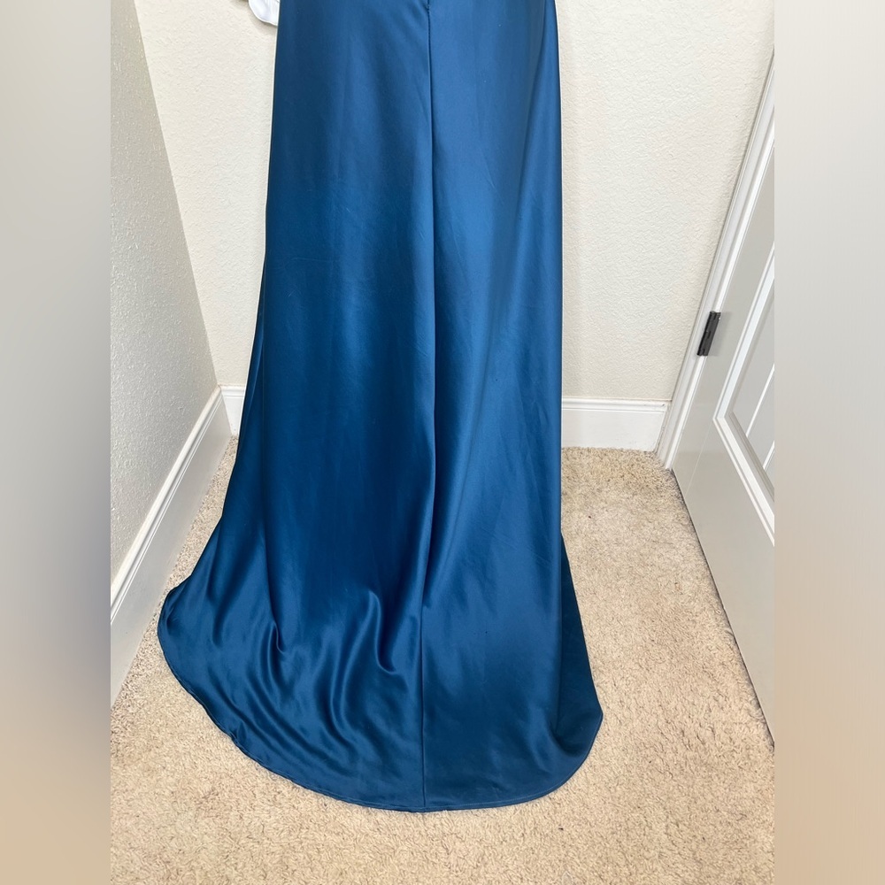 Calvin Klein Dark Ocean Blue/Green Satin Halter Formal Gown with Train Sz 10 - Picture 10 of 13